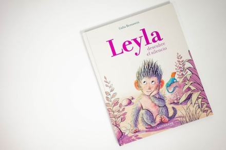 Leyla descubre el silencio